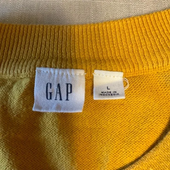 GAP Mustard and Cream Knit Sweater - Picture 5 of 6